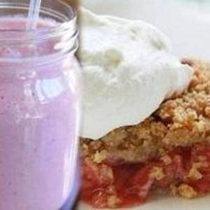 Strawberry Rhubarb Pie Smoothie